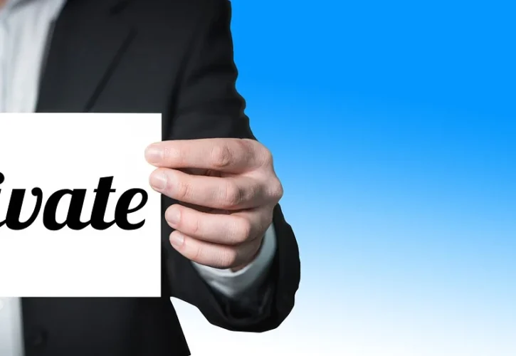 Prawo do zapomnienia w biznesie – praktyczne rozwiązania adwokata z Łodzi